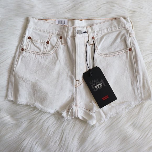 levi shorts size 23